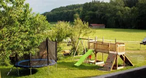 Ferienwohnung Staufen, 50 qm, 2 Schlafzimmer, 4 Personen, Nichtraucher, Balkon mit Bergblick, Obergeschoß - Image 2
