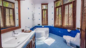 Baan Paradise Villa 5 Bedroom in Patong - Villa 428 - Image 3
