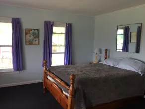 Family-Friendly Willoughby Lake Cottage - Image 3