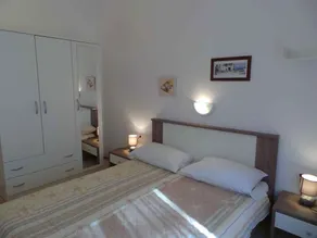 Ferienwohnung Mit Terasse und Klimaanlage - Image 3