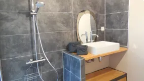 Maison de village de charme en pierre entièrement rénovée - Image 3