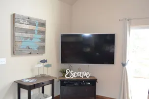 Breathtakingly beautiful, all season, all occasion lake front getaway! - Image 2