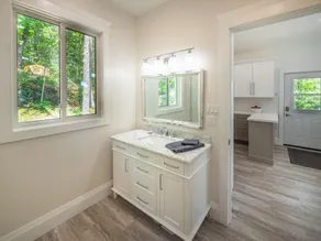 Südwestliche Ausrichtung bei diesem 4 Schlafzimmer, 3 Badezimmer Cottage mit atemberaubendem Blick auf den Lake Muskoka! - Image 4