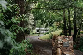 Luxury Accommodation Nestled in the Heart of the Dandenong Ranges - Image 5