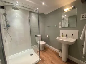 Spacious barn in North Norfolk; perfect for friends and families, with hot tub - Image 3
