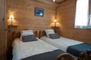 Dans un chalet à proximité des pistes, SPA privatif, Sauna, Wifi gratuite - Image 5
