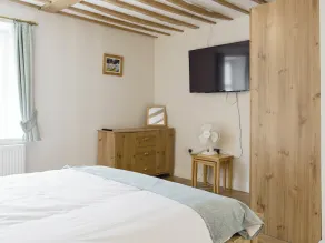 3 bedroom accommodation in Bampton, near Witney - Image 4