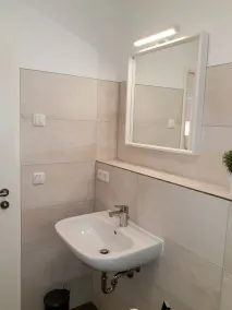 Attractive vacation apartment with private garden and barbecue - Image 2