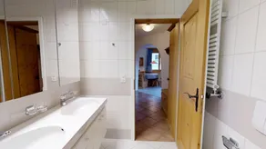 Sonnige 2½-Zimmerwohnung im 1. - Image 4
