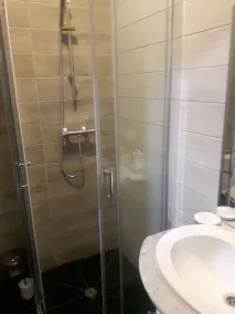 Guesthouse near Charles De Gaulle Airport - Image 4
