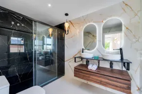 FAMILY FRIENDLY RENTAL IN LUXURY AREA WITH BBQ & PRIVATE HEATED SWIMMING POOL - Image 3
