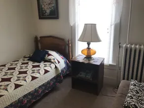 5 Bedroom Family House - Big yard - Image 4