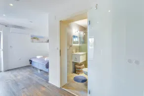 Ferienhaus Viktoria mit großem Swimmingpool und seitlichem Meerblick - Image 2