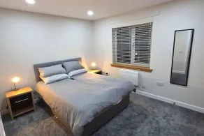 2 Bed House Sleeps 5 -Private Garden - Image 4
