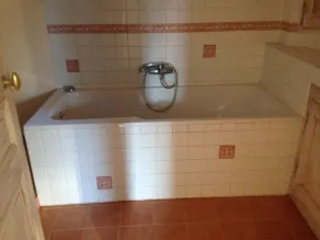 Maison Avec Piscine Dans un Village - Image 3