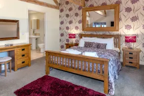 Contemporary, modern barn conversion with private hot tub - Image 4