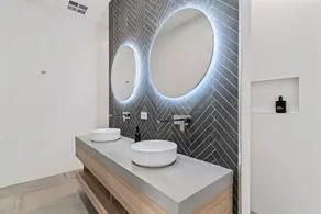 Pearse Retreat - Extraordinary Luxury Living - Image 2