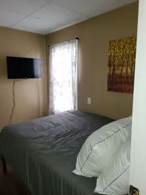 Cozy Apartment Near Midland City Center - Image 4