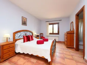 Beautiful private villa for 8 guests with private pool, TV, patio, pets allowed and panoramic view - Image 5