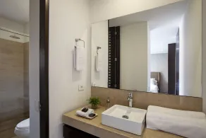 Stunning Executive Apartment with High Cleaning Standards - Image 3