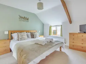 Middle Dean Farmhouse - Image 5