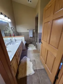 Cozy Luxury Townhome with 2 bunk beds. Family, Pet and Fun Friendly - Image 4