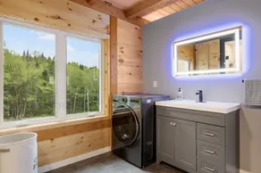 Gorgeous Tree House - ON TRAIL - Image 2