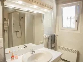 Encantadora casa vacacional totalmente equipada con terraza, jardín y piscina privada - Image 2