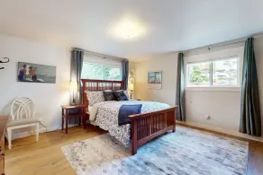 Large, dog-friendly home w/WiFi, fenced yard, fireplaces & gorgeous water view - Image 5