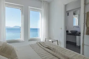 Villa Madouri 5 bed seafront villa with private pool - Image 5