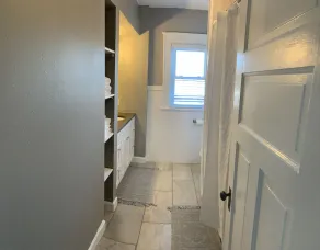 Clean Modern Victorian Stay - Image 3