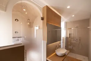 Quarto 'Relais Luxury Xenia - Suite' com piscina partilhada, acesso Wi-Fi e ar condicionado - Image 2