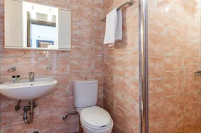 Villa \"Blue Waves View Andros\" con vista mare, piscina privata e Wi-Fi - Image 4