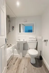 Platform City Studio Apartment - Image 3