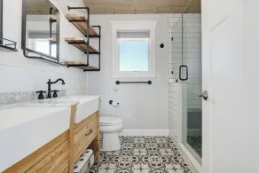 5-bedroom vacation home w/ Hot Tub minutes from Atlantic City Casinos. - Image 3