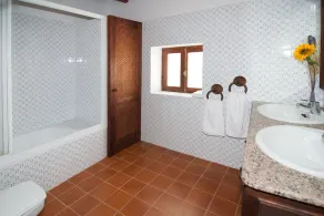 Stilvolle Ibiza-Villa mit Pool - Image 2