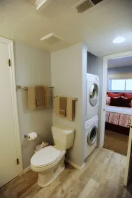 ★ aventure aventure ★ lit king ★ moderne super propre condo | 6 personnes confortablement - Image 5