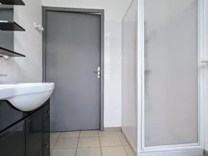 Gîte chaleureux 6 pers avec cour privée en bord de rivière près de Langeac - Image 4