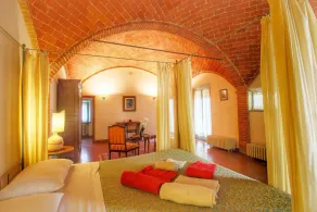 Expensive Villa With Tennis Court in Sinalunga - Image 5