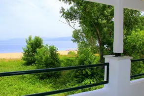 Cavos Beach House - Image 4