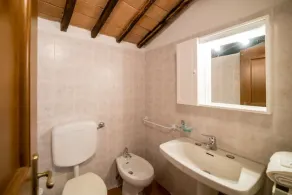 Acacia Apartment - Image 4