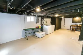 Safe Quiet Neighborhood! Clean and Cozy Family Friendly 2 bd w/ Large Deck! - Image 2