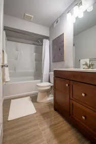 Spacious 4BR Home Near Stadiums - Image 5