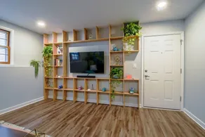 Stylish, comfortable, and just minutes from Mass Street - Image 3
