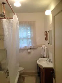 LOCATION: quiet and central! Cottage In The Heart Of Historic Downtown Bend! - Image 2
