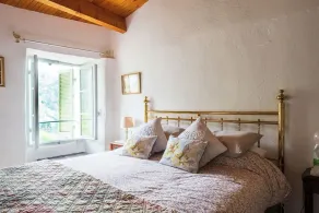 House - Sleeps 5, Scenic Views, Fireplace & Garden - Image 3