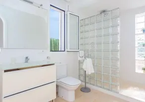 Villa næste Binibeca landsby, 1 niveau og første hav linje, salat pool, air-condition - Image 3