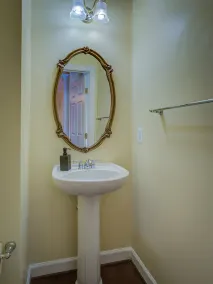 Great Location End unite luxury  3 level townhouse. 2 car Garage, - Image 3