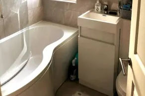 Entire House in Canterbury Centre - Free Parking - WiFi - Image 2