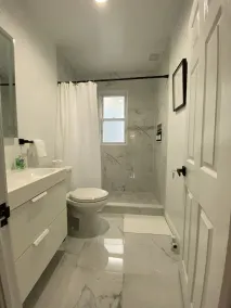Luxury Designer 2 bedroom+office/3bed vacation home. - Image 3